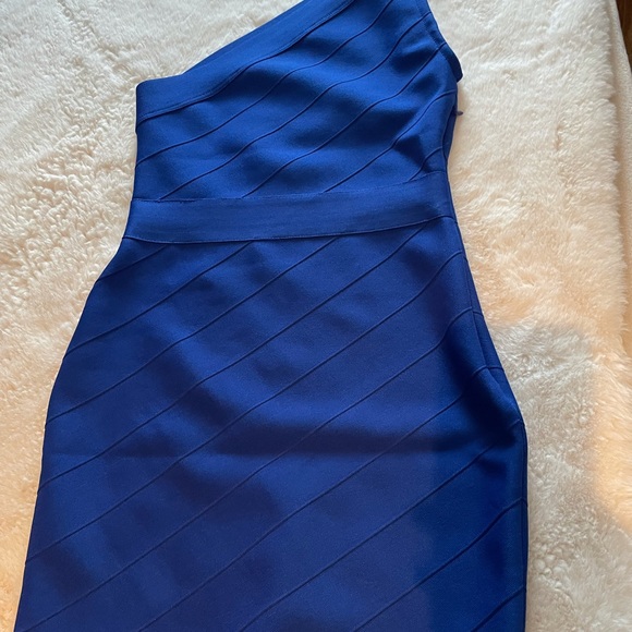 One shoulder bandage dress mew without tags - Picture 7 of 7